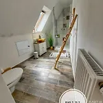 8 Apartman *